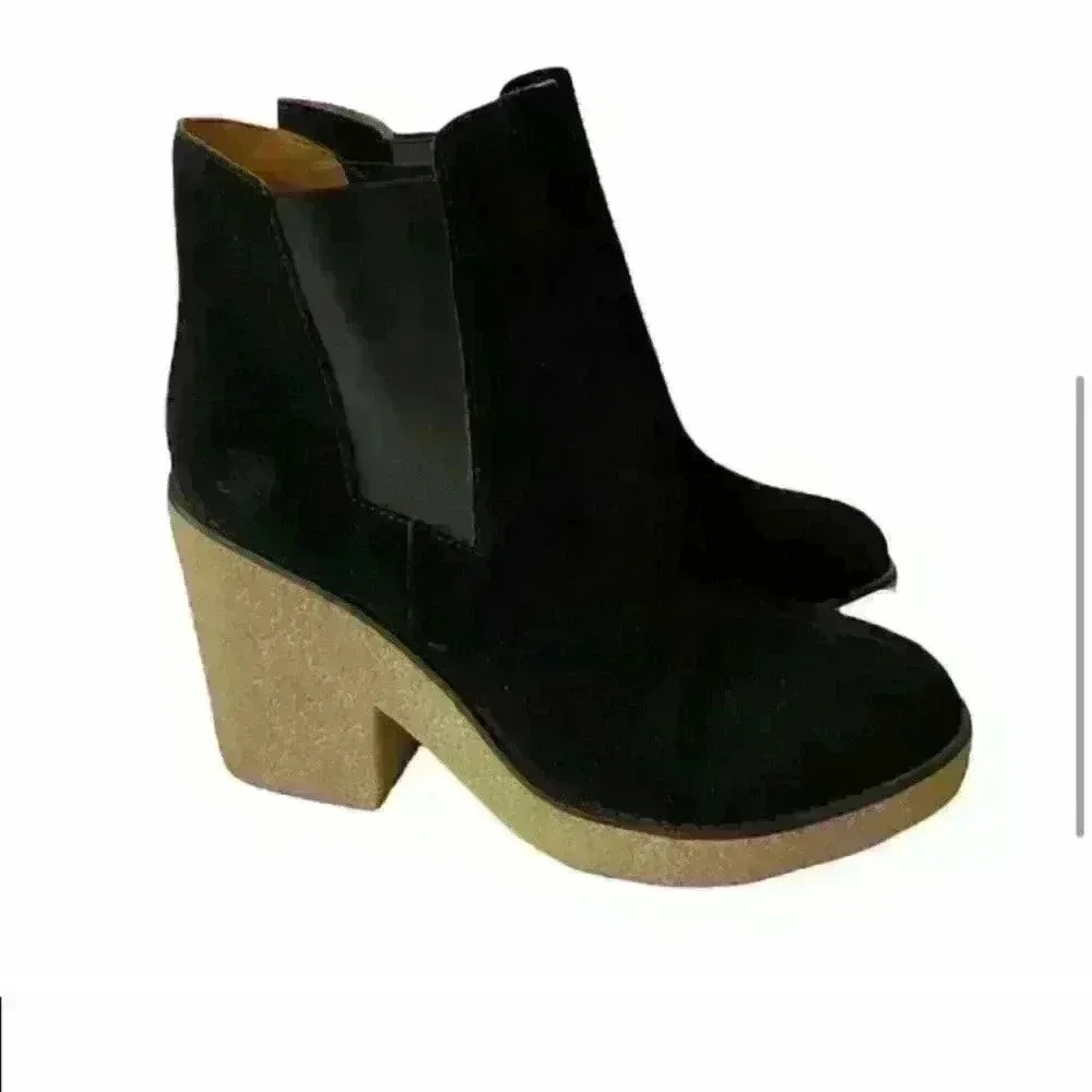 Urban Outfitters Posey Gumsole Classic Boots Boho Black Suede Upper Size 10M